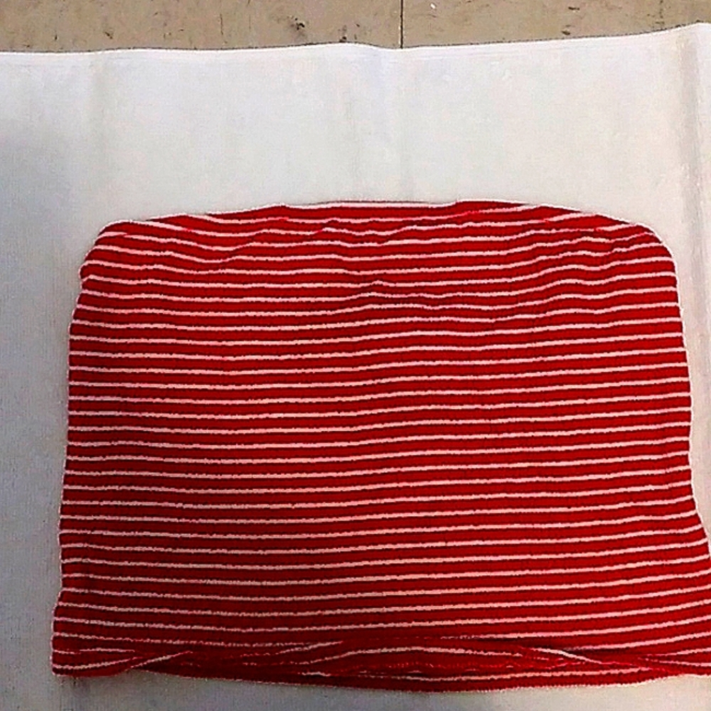 Strapless red and white top